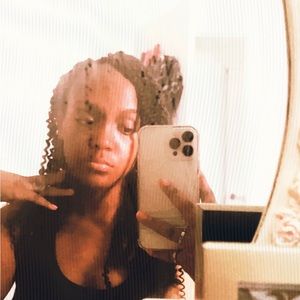 Meet your Posher, Anesia